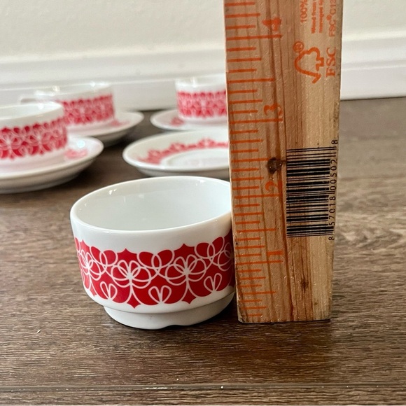 Red and White Ceramic Coffee Cup Set - Picture 4 of 13